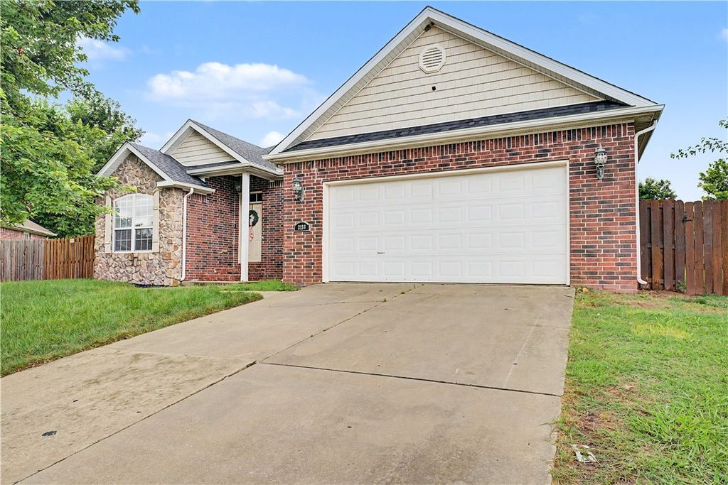 3138 Chadwick Street, Springdale, AR 72764