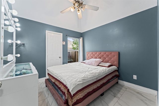 822 Green Pines Forest, Houston, TX 77067