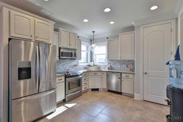 3982 Shadowleaf Drive, Bellbrook, OH 45305