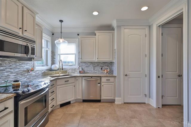 3982 Shadowleaf Drive, Bellbrook, OH 45305