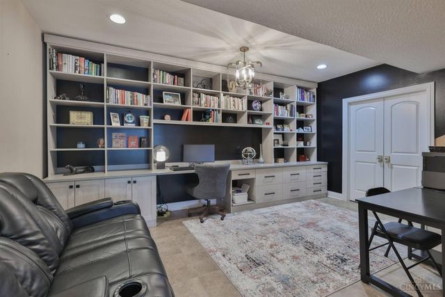 3982 Shadowleaf Drive, Bellbrook, OH 45305