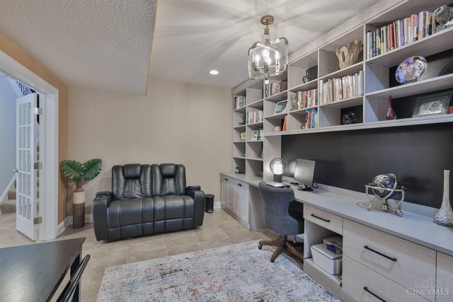 3982 Shadowleaf Drive, Bellbrook, OH 45305