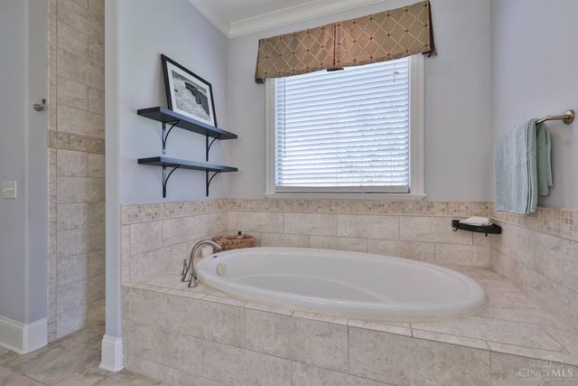 3982 Shadowleaf Drive, Bellbrook, OH 45305