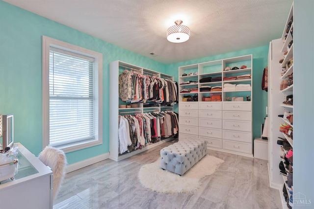 3982 Shadowleaf Drive, Bellbrook, OH 45305