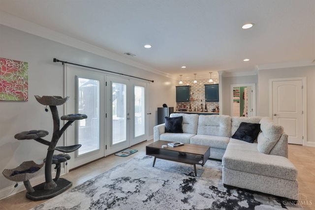 3982 Shadowleaf Drive, Bellbrook, OH 45305