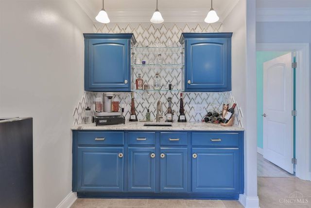 3982 Shadowleaf Drive, Bellbrook, OH 45305