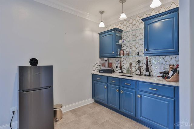 3982 Shadowleaf Drive, Bellbrook, OH 45305