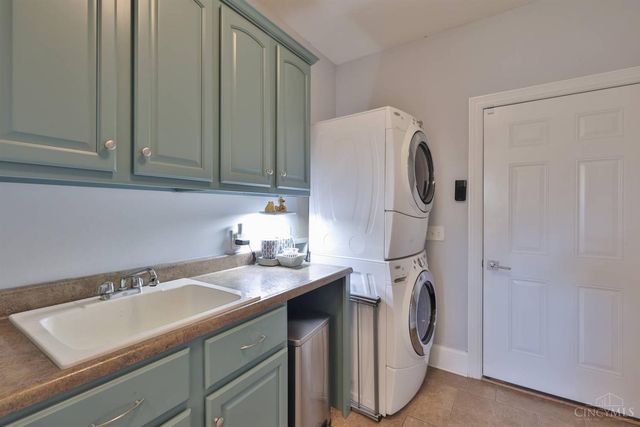 3982 Shadowleaf Drive, Bellbrook, OH 45305