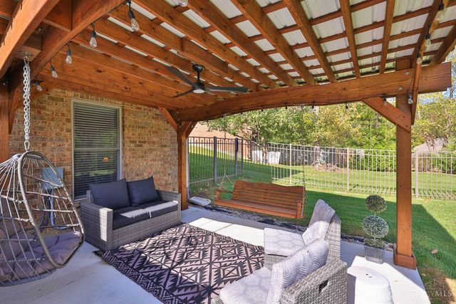 3982 Shadowleaf Drive, Bellbrook, OH 45305