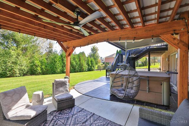 3982 Shadowleaf Drive, Bellbrook, OH 45305