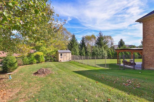 3982 Shadowleaf Drive, Bellbrook, OH 45305