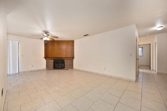 8630 Imran Woods Cir, Citrus Heights, CA 95621