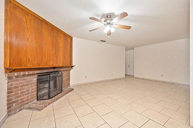 8630 Imran Woods Cir, Citrus Heights, CA 95621