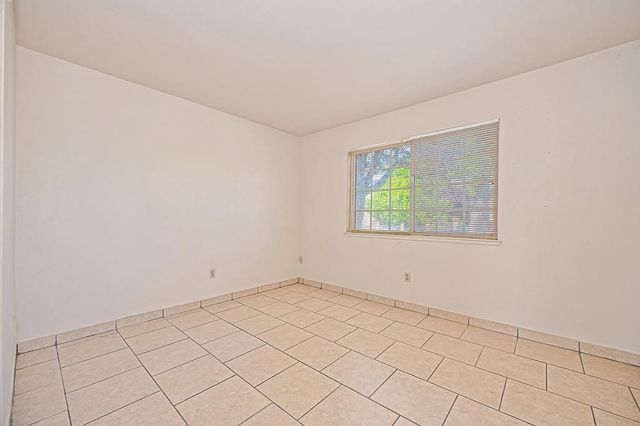 8630 Imran Woods Cir, Citrus Heights, CA 95621