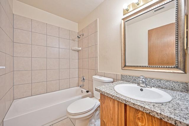 8630 Imran Woods Cir, Citrus Heights, CA 95621