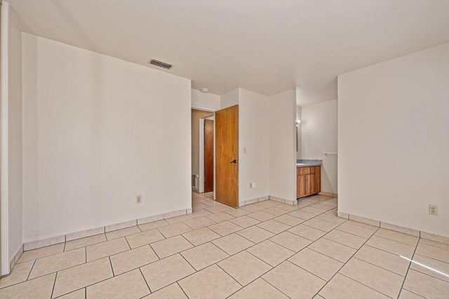 8630 Imran Woods Cir, Citrus Heights, CA 95621