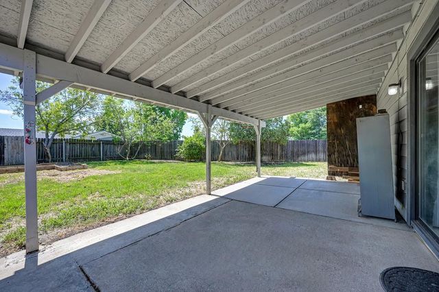 8630 Imran Woods Cir, Citrus Heights, CA 95621