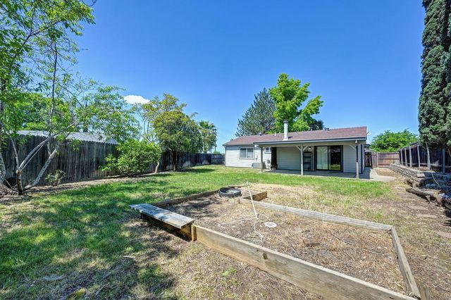 8630 Imran Woods Cir, Citrus Heights, CA 95621