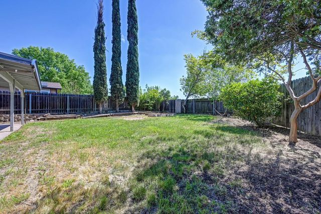 8630 Imran Woods Cir, Citrus Heights, CA 95621