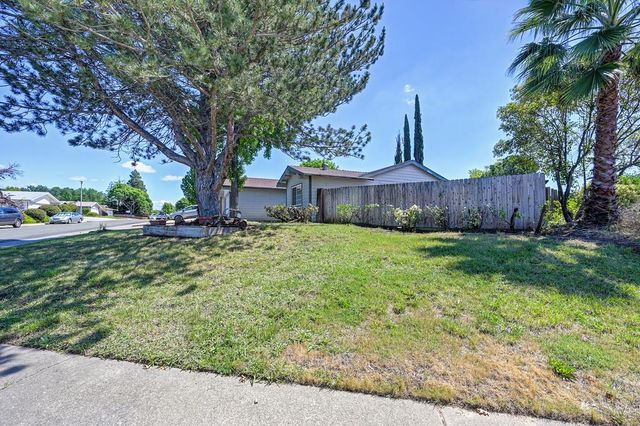 8630 Imran Woods Cir, Citrus Heights, CA 95621