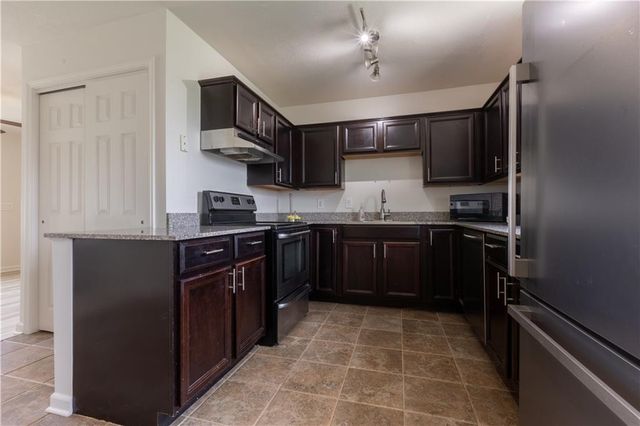 607 NE 66th Terrace, Kansas City, MO 64118