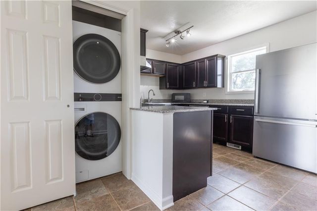 607 NE 66th Terrace, Kansas City, MO 64118