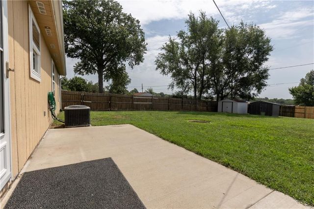 607 NE 66th Terrace, Kansas City, MO 64118