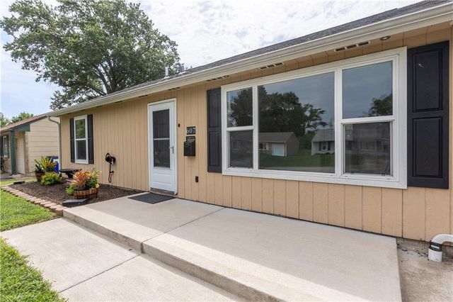 607 NE 66th Terrace, Kansas City, MO 64118