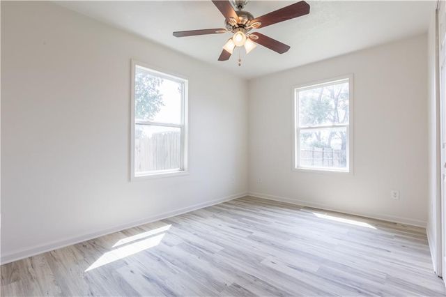 607 NE 66th Terrace, Kansas City, MO 64118