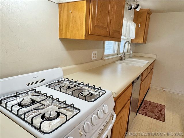 725 Sooner Drive, Tahlequah, OK 74464