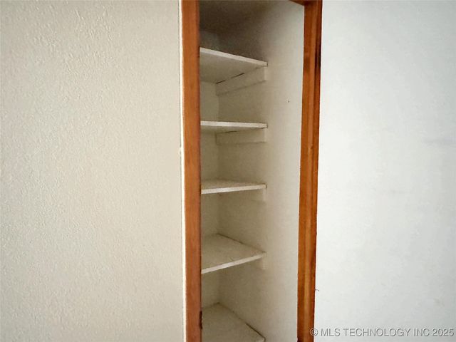 725 Sooner Drive, Tahlequah, OK 74464