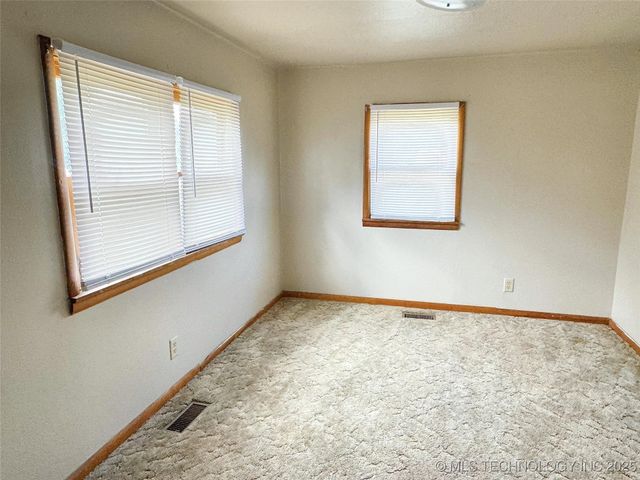 725 Sooner Drive, Tahlequah, OK 74464