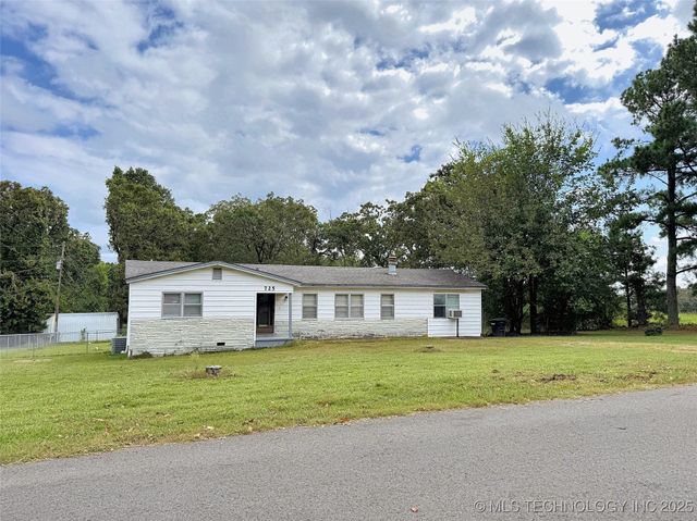 725 Sooner Drive, Tahlequah, OK 74464