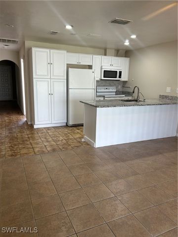 4012-4010 SE 11th PL, Cape Coral, FL 33904