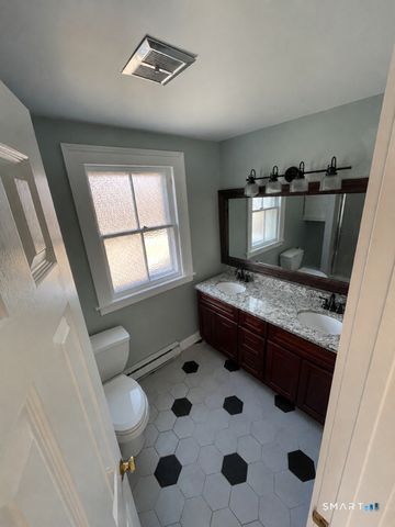 165 Whitfield Street, Guilford, CT 06437