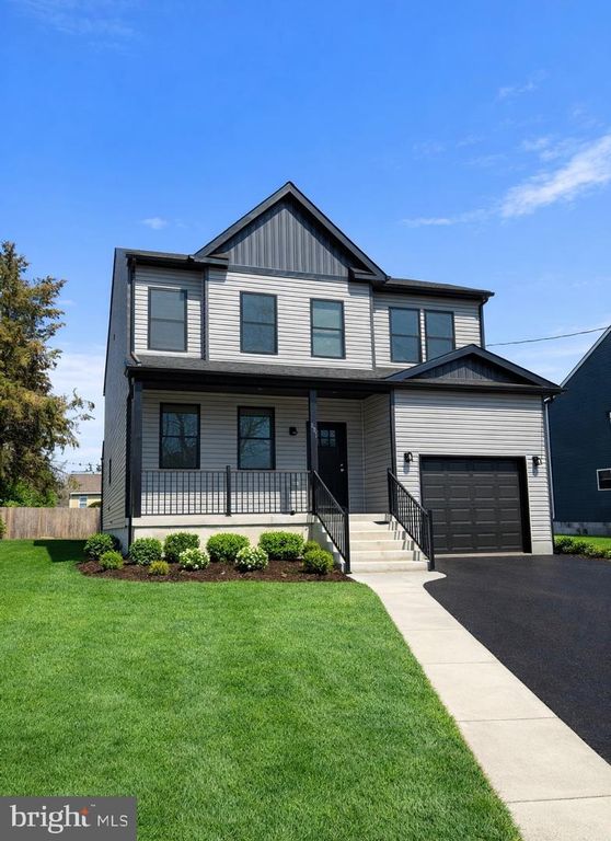 227 RIDGE AVE, Blackwood, NJ 08012