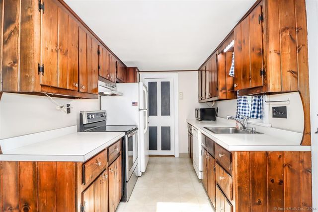 34 Old Park Lane Road, New Milford, CT 06776