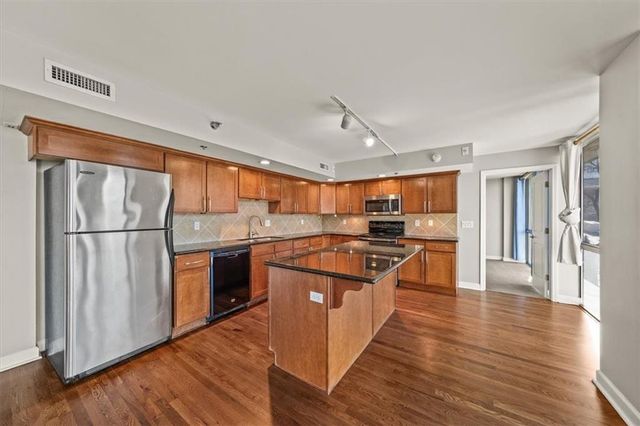 600 E Admiral Boulevard 605, Kansas City, MO 64106