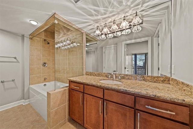 600 E Admiral Boulevard 605, Kansas City, MO 64106