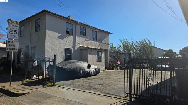 10419 San Leandro St, Oakland, CA 94603