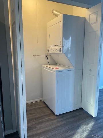 3738 Edgar Avenue, Royal Oak, MI 48073