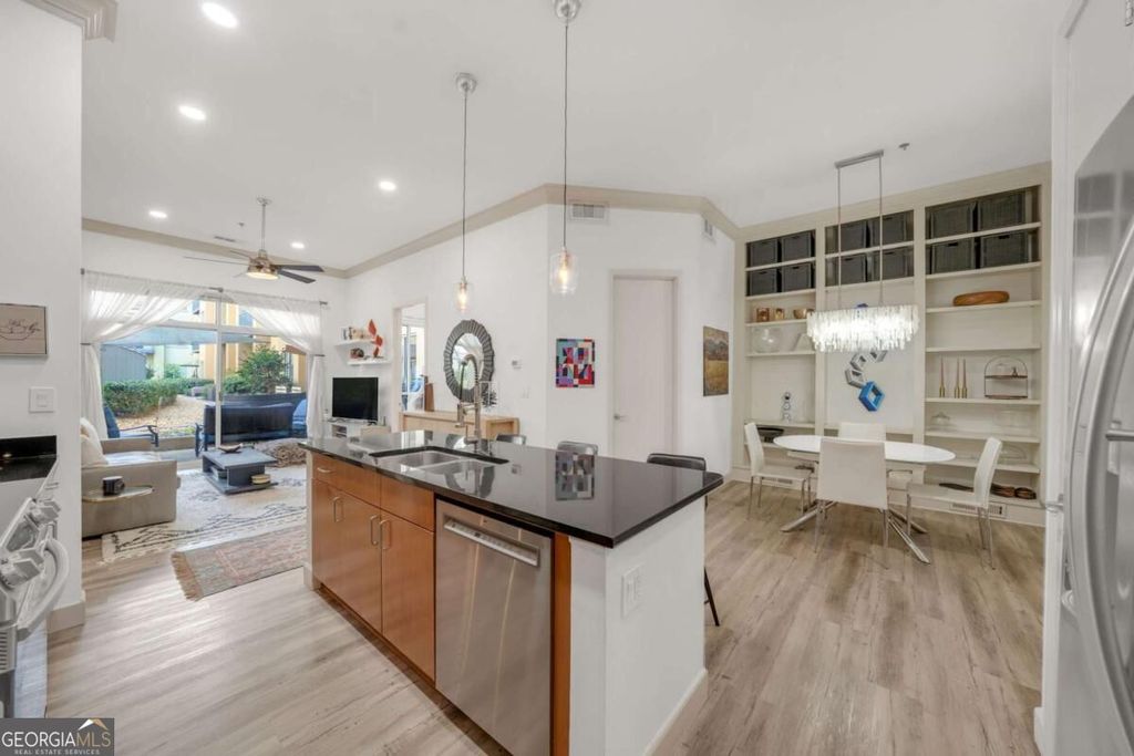 711 Cosmopolitan Drive NE 150, Atlanta, GA 30324 — photo 2
