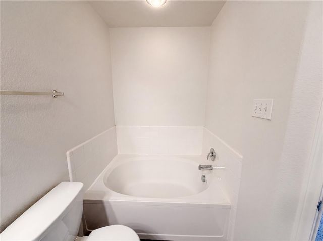 6009 Randleman DR, Del Valle, TX 78617