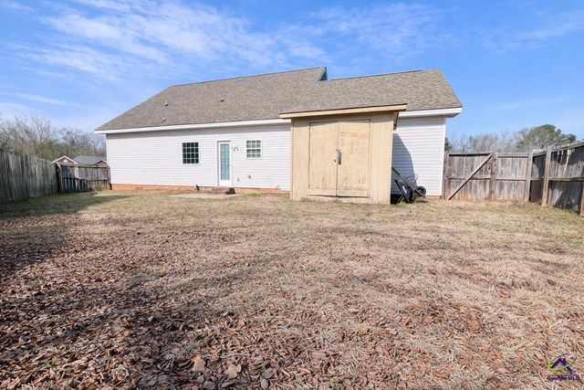 407 Grey Fox Crossing, Bonaire, GA 31005