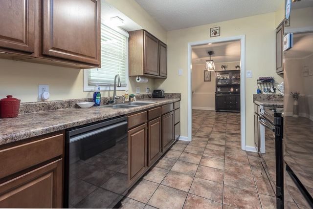 8565 JOHN SUNDERLAND DR, Millington, TN 38053