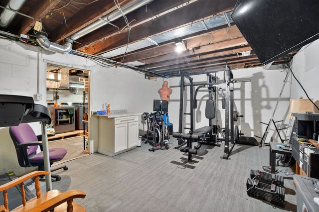 388 W 36th Street N, Newton, IA 50208