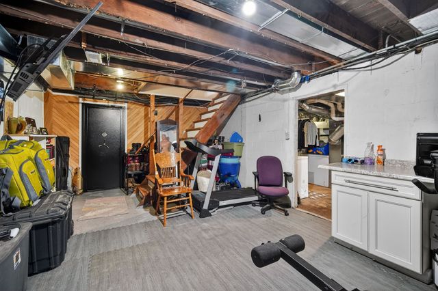 388 W 36th Street N, Newton, IA 50208