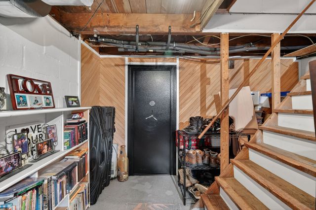 388 W 36th Street N, Newton, IA 50208