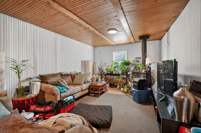 388 W 36th Street N, Newton, IA 50208