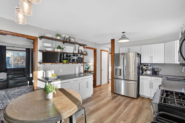 388 W 36th Street N, Newton, IA 50208